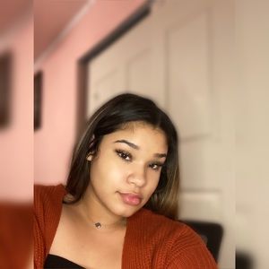 Meet your Posher, Desirae